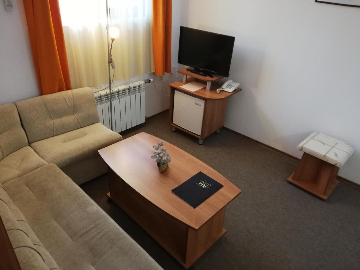 Razgrad Hotel Les מראה חיצוני תמונה